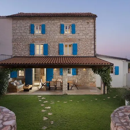 Villa Flavia - Stunning Traditional